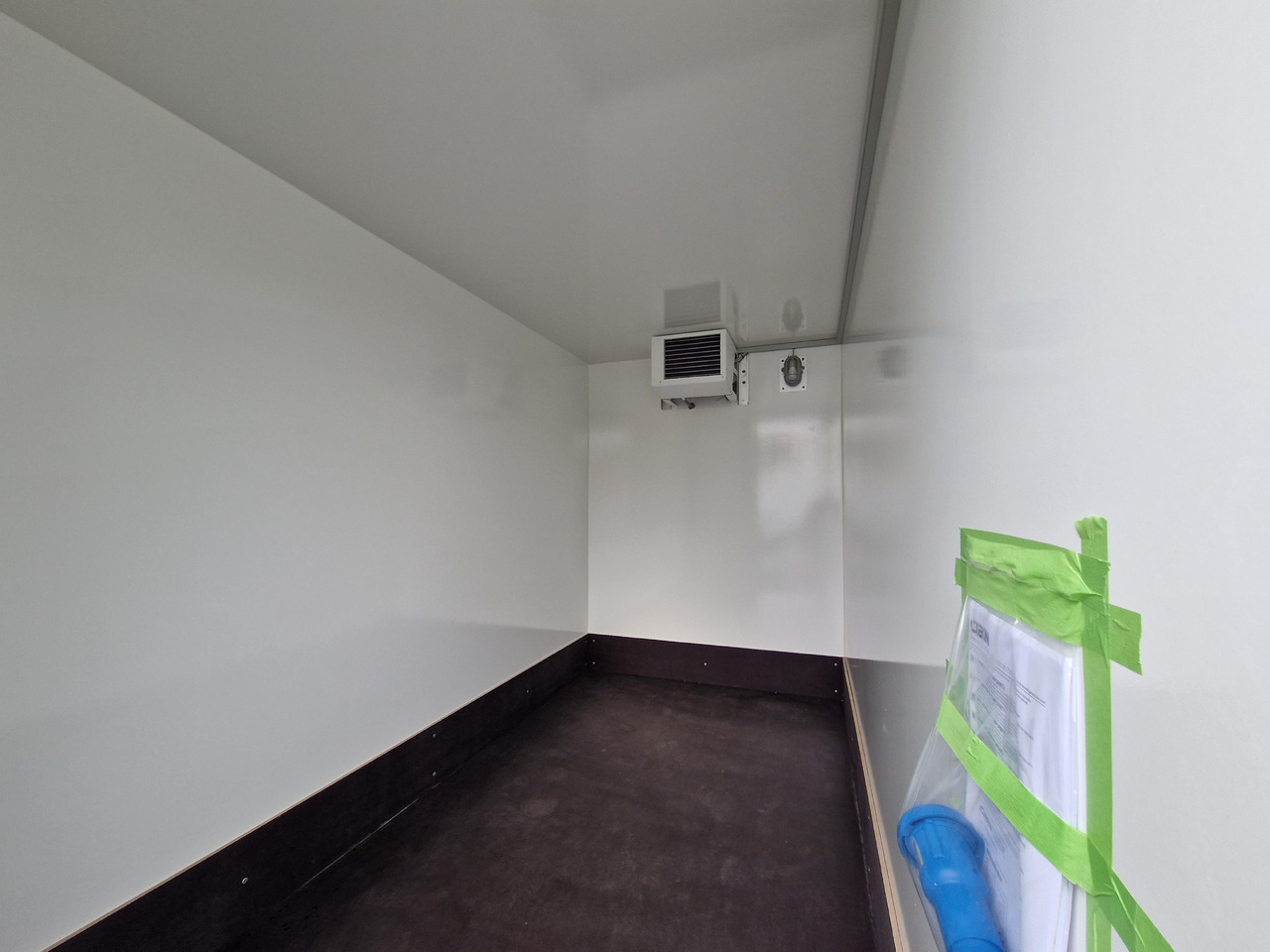 Kühlanhänger AZKF C 2730/155 294x154x200cm Cibin 230V Kühlanlage Pluskühler (M)2700kg März Akti - مقطورة للتبريد: صورة 4 Kühlanhänger AZKF C 2730/155 294x154x200cm Cibin 230V Kühlanlage Pluskühler (M)2700kg März Akti - مقطورة للتبريد: صورة 4