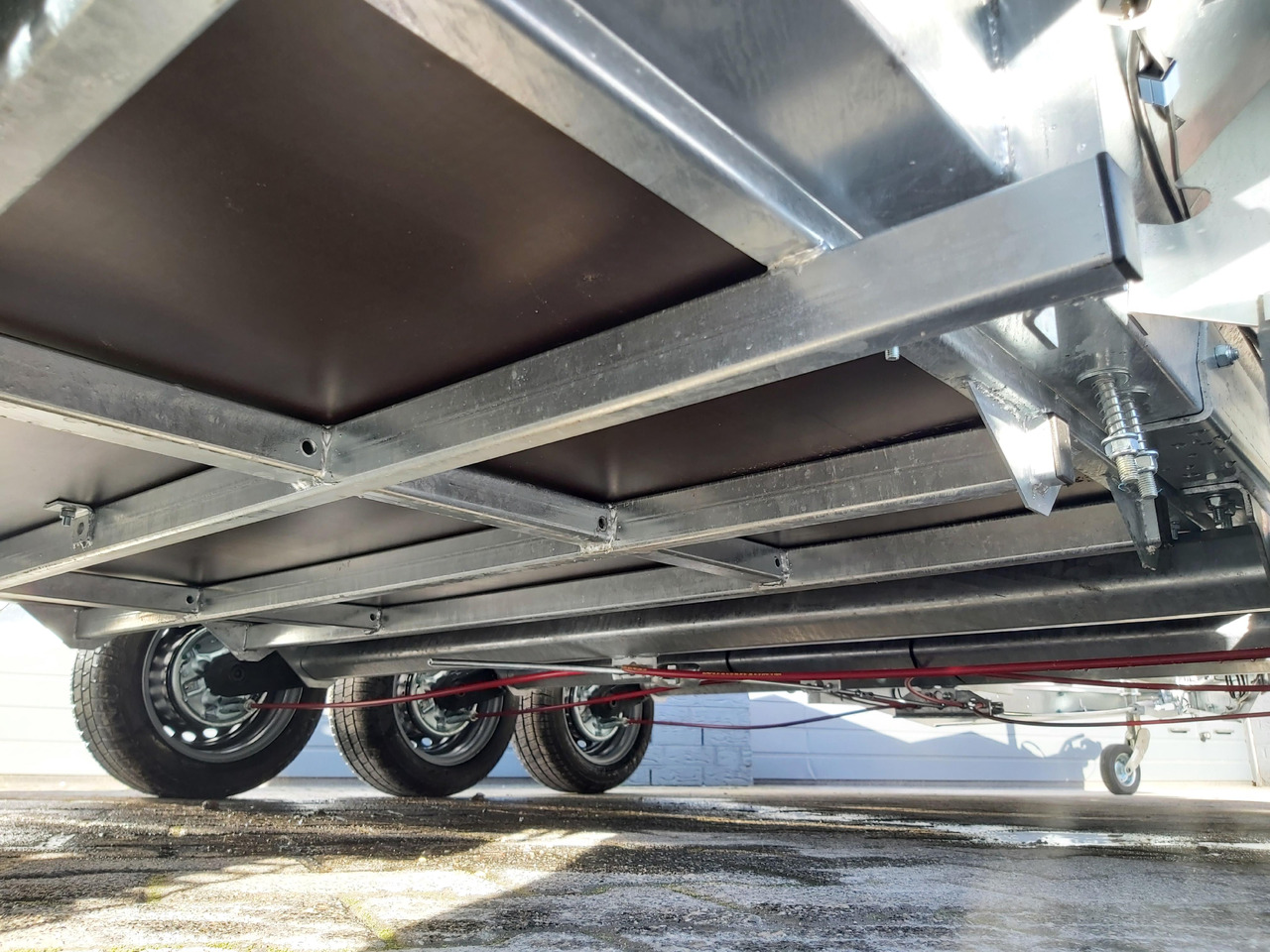 Martz Maschinentransporter BUILDER XL Bau-3 3500/3 400x180x30cm Auffahrklappe Tridem (XL) 3500kg - مقطورة لنقل المعدات: صورة 2 Martz Maschinentransporter BUILDER XL Bau-3 3500/3 400x180x30cm Auffahrklappe Tridem (XL) 3500kg - مقطورة لنقل المعدات: صورة 2