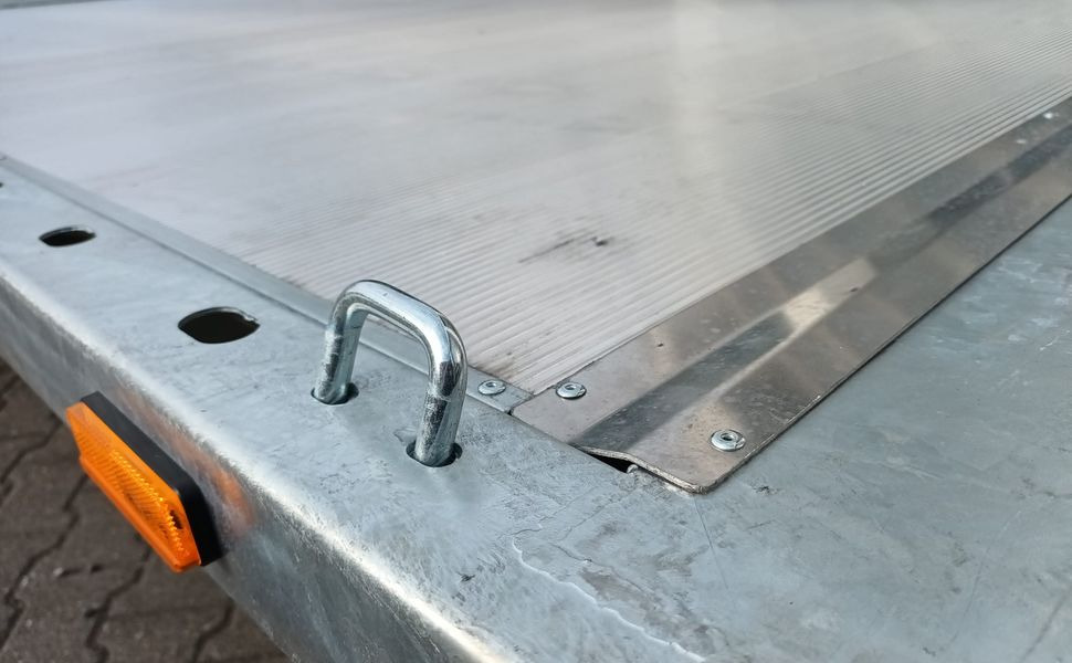 Martz Universal GT KIPP 500/3 S 500x210cm Aluboden ankippbar Heckklappe Winde Tridem 10" 3500kg - مقطورة لنقل المعدات: صورة 1 Martz Universal GT KIPP 500/3 S 500x210cm Aluboden ankippbar Heckklappe Winde Tridem 10" 3500kg - مقطورة لنقل المعدات: صورة 1