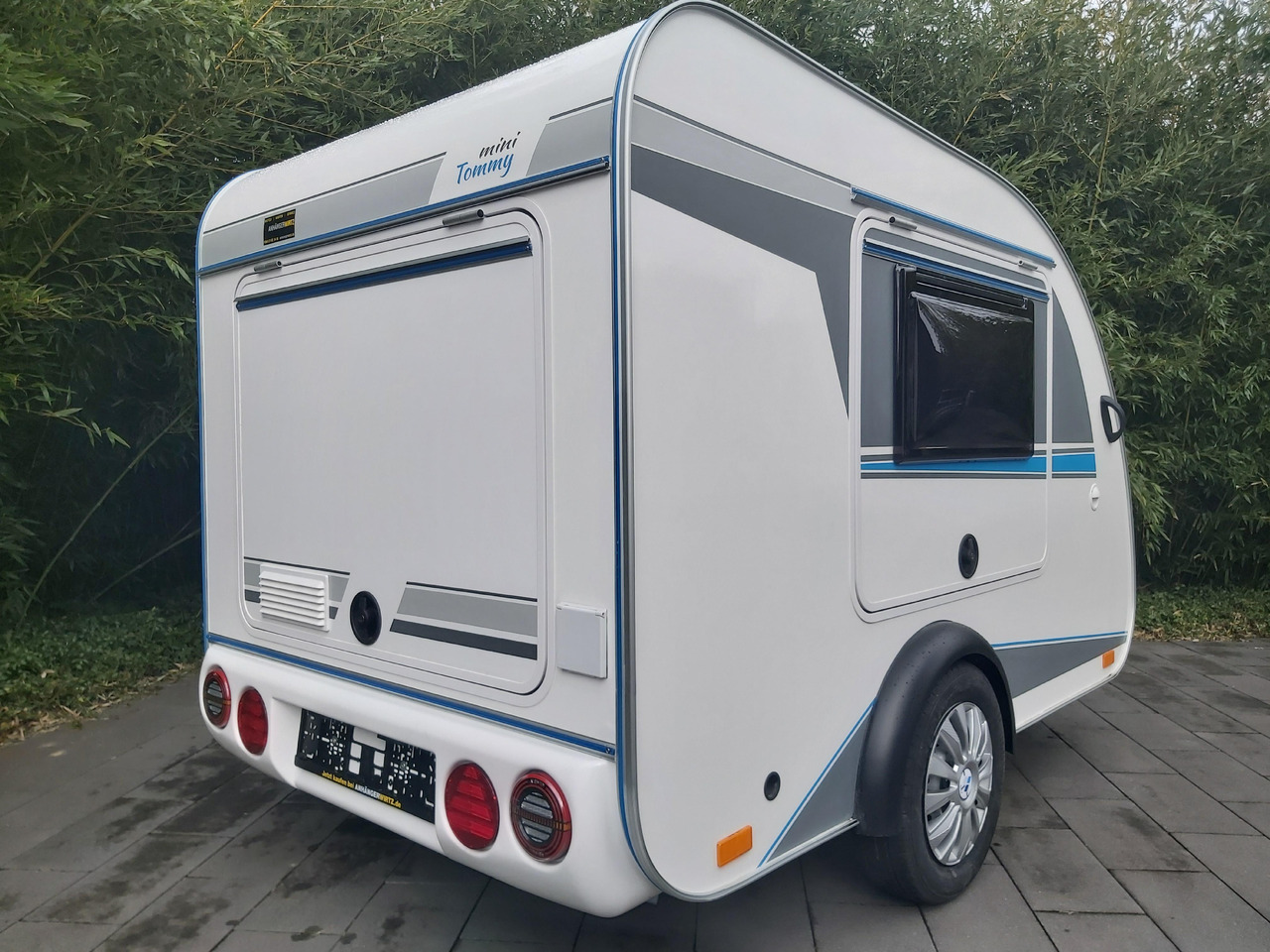 Mini Camper Mini Tommy TMC25 252x140x121cm aero V1 Küche 12V/230V 100km/H 750kg gebremst Modell 24 - كرفان سحب: صورة 5 Mini Camper Mini Tommy TMC25 252x140x121cm aero V1 Küche 12V/230V 100km/H 750kg gebremst Modell 24 - كرفان سحب: صورة 5