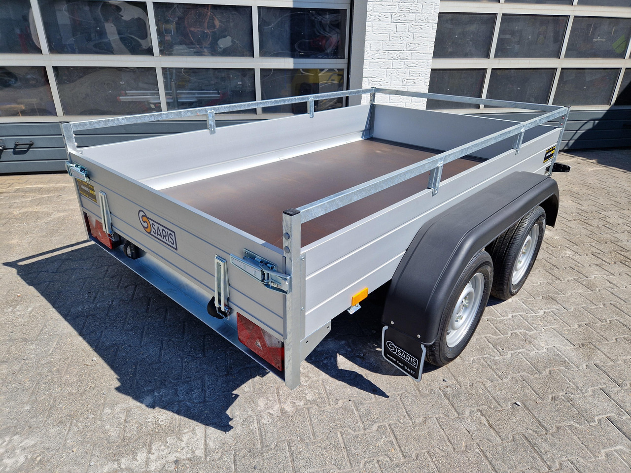 Saris Anhänger DW2000 McAlu Pro 255x153x43cm 2000kg kurz und breit - مقطورات مسطحة: صورة 5 Saris Anhänger DW2000 McAlu Pro 255x153x43cm 2000kg kurz und breit - مقطورات مسطحة: صورة 5