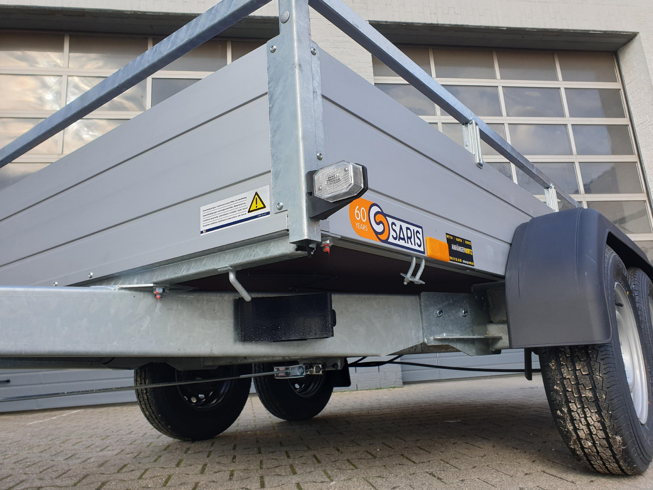 Saris Anhänger FW2700 McAlu Pro 305x153x45cm (M) 2700kg Winter online Aktion - مقطورات مسطحة: صورة 3 Saris Anhänger FW2700 McAlu Pro 305x153x45cm (M) 2700kg Winter online Aktion - مقطورات مسطحة: صورة 3