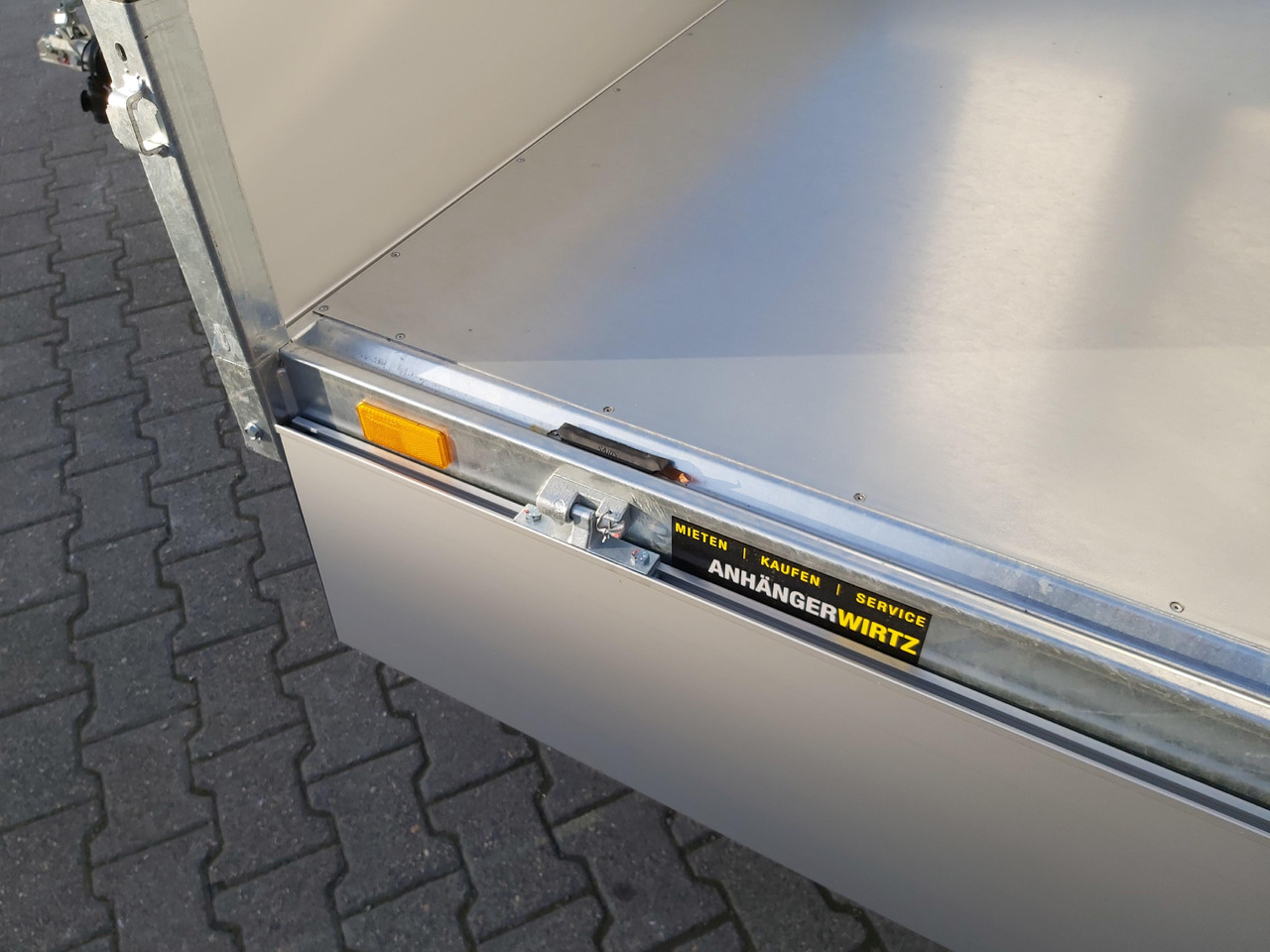 Saris Kipper K1 276 170 2700 2 276x170x30cm Handpumpe 13" 2700kg - مقطورة قلابة: صورة 2 Saris Kipper K1 276 170 2700 2 276x170x30cm Handpumpe 13" 2700kg - مقطورة قلابة: صورة 2
