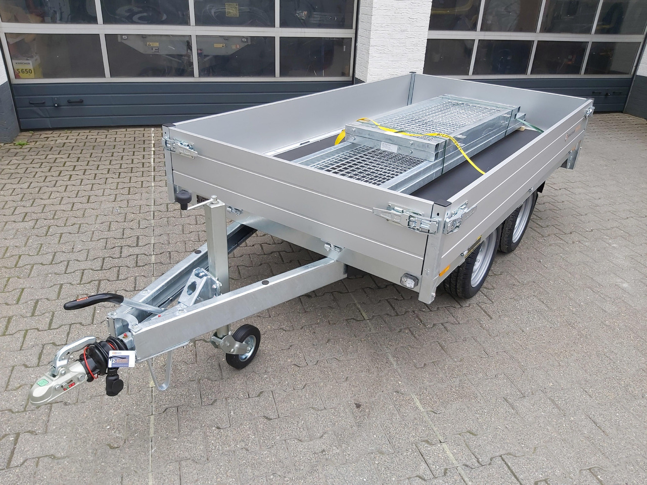 Saris PL 276 150 2000 2 276x150x30cm 13" (S) 2000kg Online Aktion - مقطورات مسطحة: صورة 2 Saris PL 276 150 2000 2 276x150x30cm 13" (S) 2000kg Online Aktion - مقطورات مسطحة: صورة 2
