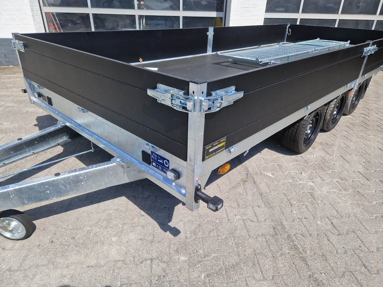 Saris PL HD 506 204 3500 3 506x204x35cm heavy duty black LED Licht Tridem (XXL) 3500kg - مقطورات مسطحة: صورة 3 Saris PL HD 506 204 3500 3 506x204x35cm heavy duty black LED Licht Tridem (XXL) 3500kg - مقطورات مسطحة: صورة 3