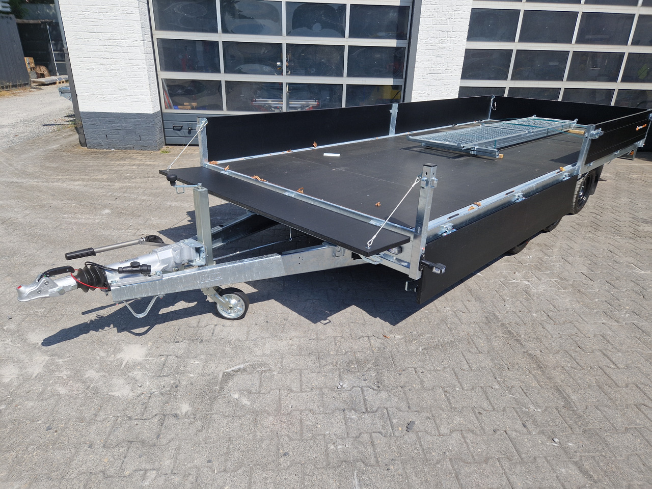 Saris PL HD 506 204 3500 3 506x204x35cm heavy duty black LED Licht Tridem (XXL) 3500kg - مقطورات مسطحة: صورة 4 Saris PL HD 506 204 3500 3 506x204x35cm heavy duty black LED Licht Tridem (XXL) 3500kg - مقطورات مسطحة: صورة 4
