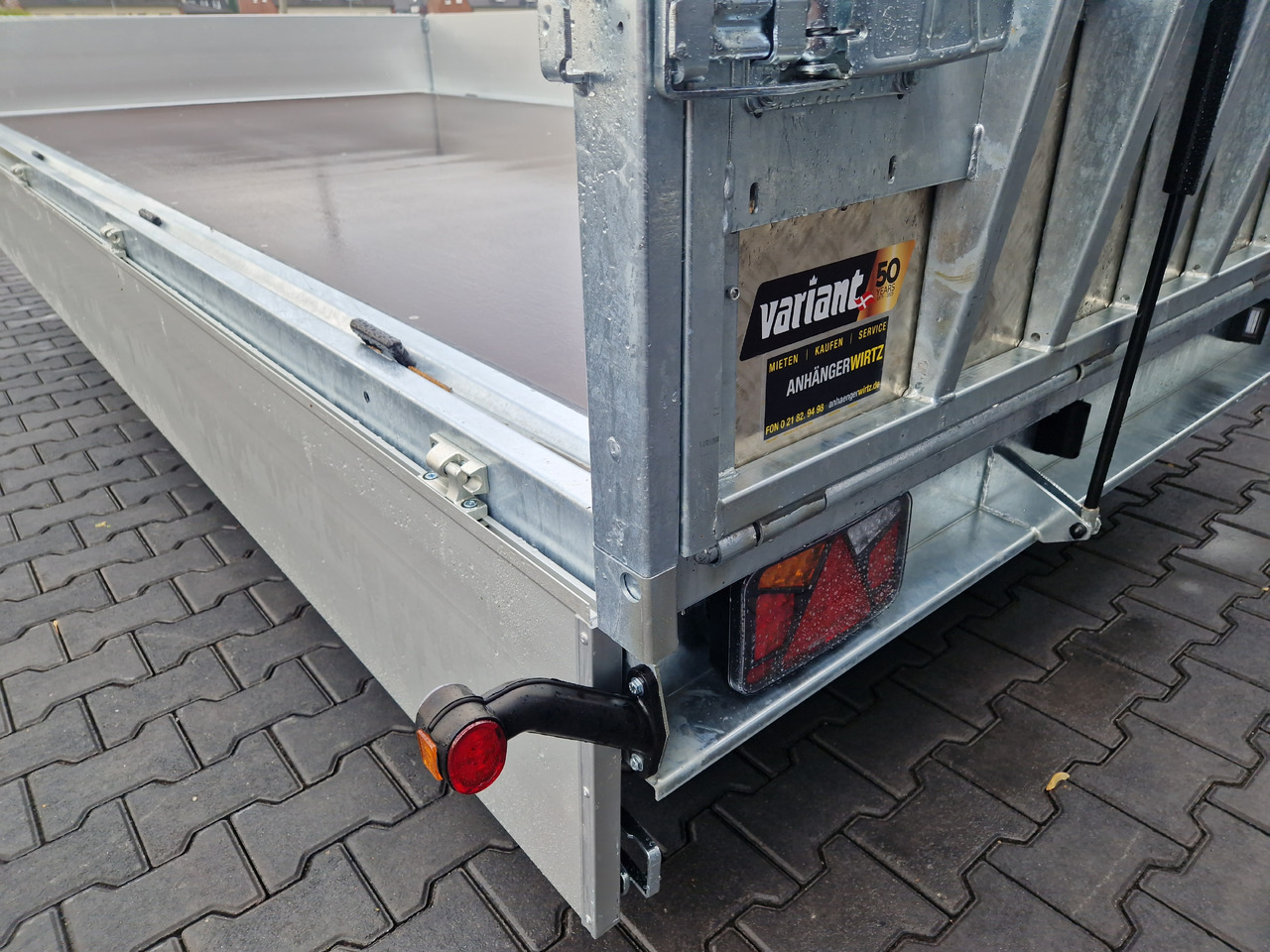 Variant Maschinentransporter 3553 UX Maxi LOAD blackline LED Tridem Parabel 3500kg - مقطورة لنقل المعدات: صورة 3 Variant Maschinentransporter 3553 UX Maxi LOAD blackline LED Tridem Parabel 3500kg - مقطورة لنقل المعدات: صورة 3