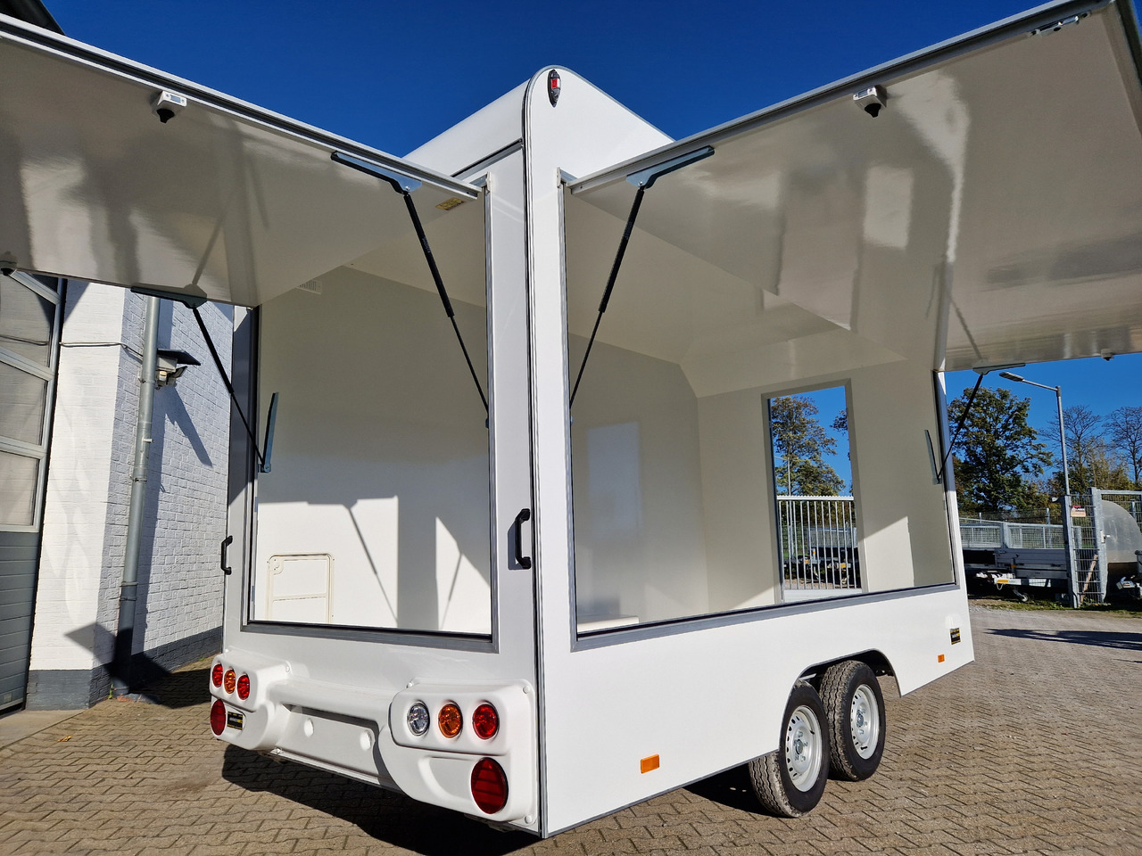 Verkaufsanhänger VK 422 200 aero retro 420x200x230cm 2 Verkaufsklappen Tür vorn (XL) 2000kg - بيع مقطورة: صورة 4 Verkaufsanhänger VK 422 200 aero retro 420x200x230cm 2 Verkaufsklappen Tür vorn (XL) 2000kg - بيع مقطورة: صورة 4