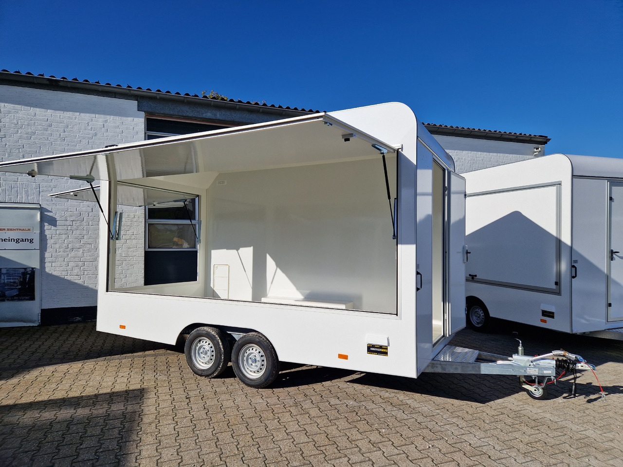 Verkaufsanhänger VK 422 200 aero retro 420x200x230cm 2 Verkaufsklappen Tür vorn (XL) 2000kg - بيع مقطورة: صورة 1 Verkaufsanhänger VK 422 200 aero retro 420x200x230cm 2 Verkaufsklappen Tür vorn (XL) 2000kg - بيع مقطورة: صورة 1