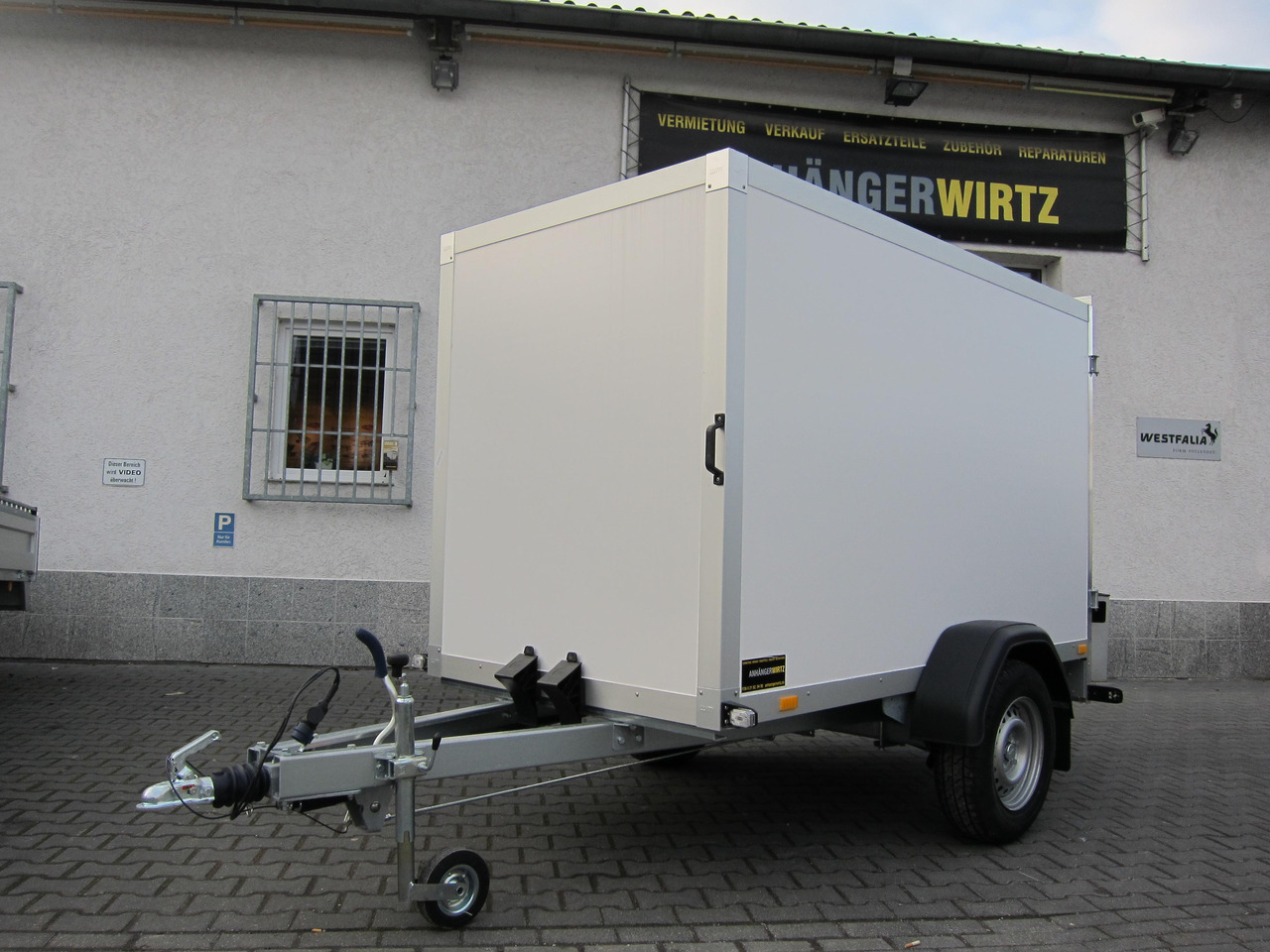 WM Meyer Koffer AZ 1325/126 S30 251x126x150cm (S) 1300kg Modell 2024 Januar Aktion - مقطورة بصندوق مغلق: صورة 2 WM Meyer Koffer AZ 1325/126 S30 251x126x150cm (S) 1300kg Modell 2024 Januar Aktion - مقطورة بصندوق مغلق: صورة 2