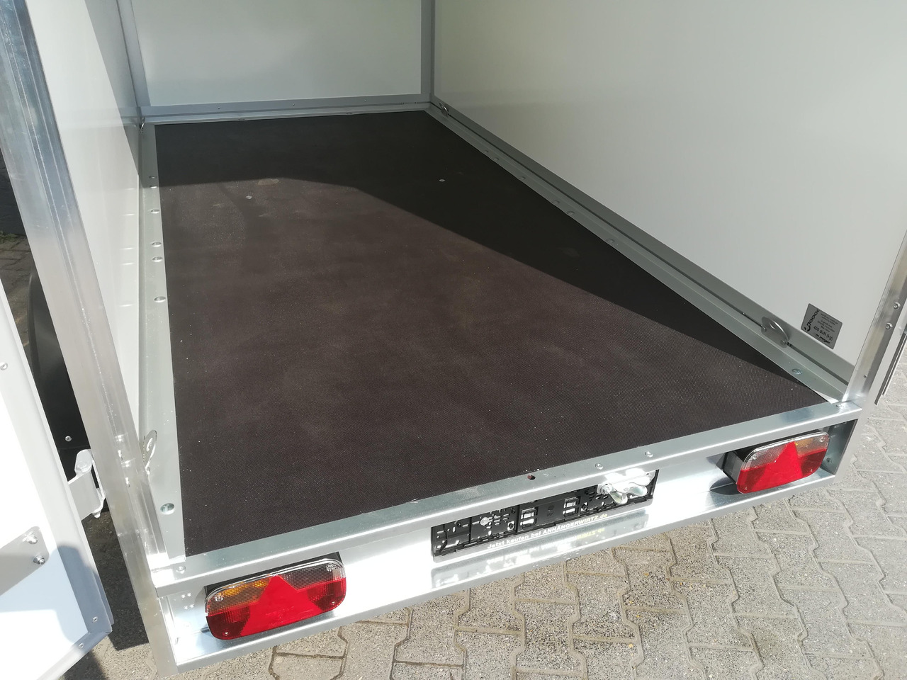 WM Meyer Koffer AZ 2730/151 S30 301x151x185cm (M) 2700kg Januar Aktion - مقطورة بصندوق مغلق: صورة 5 WM Meyer Koffer AZ 2730/151 S30 301x151x185cm (M) 2700kg Januar Aktion - مقطورة بصندوق مغلق: صورة 5