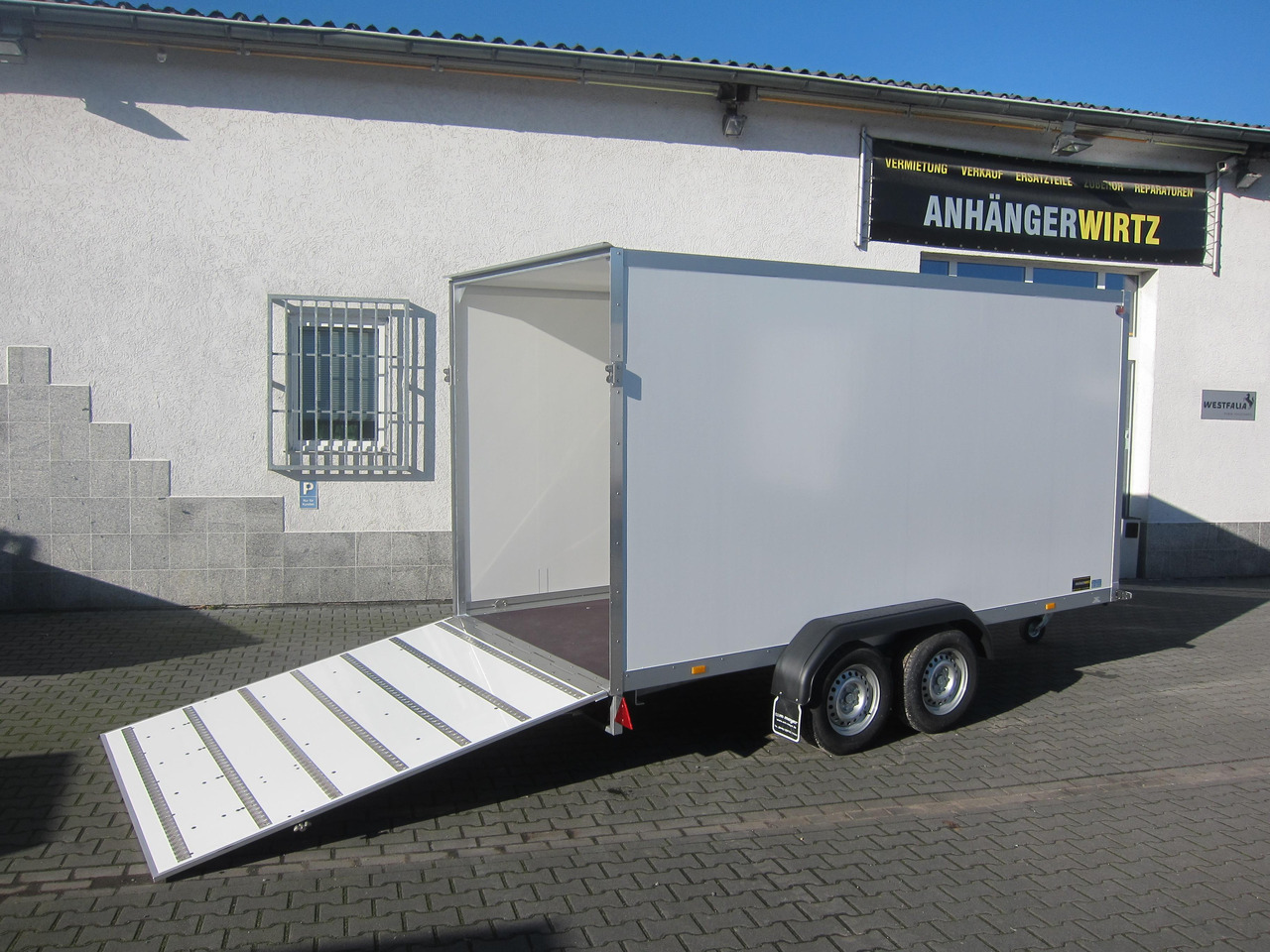 WM Meyer Koffer AZ 2740/185 S35 + Heckrampe 401x185x205cm (XL) 2700kg Januar Aktion Modell 2024 - مقطورة بصندوق مغلق: صورة 1 WM Meyer Koffer AZ 2740/185 S35 + Heckrampe 401x185x205cm (XL) 2700kg Januar Aktion Modell 2024 - مقطورة بصندوق مغلق: صورة 1