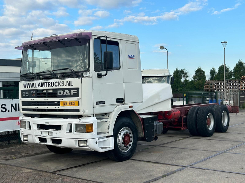 DAF 95.400 TOP CONDITION - شاحنة بهيكل معدني للمقصورة: صورة 1 DAF 95.400 TOP CONDITION - شاحنة بهيكل معدني للمقصورة: صورة 1