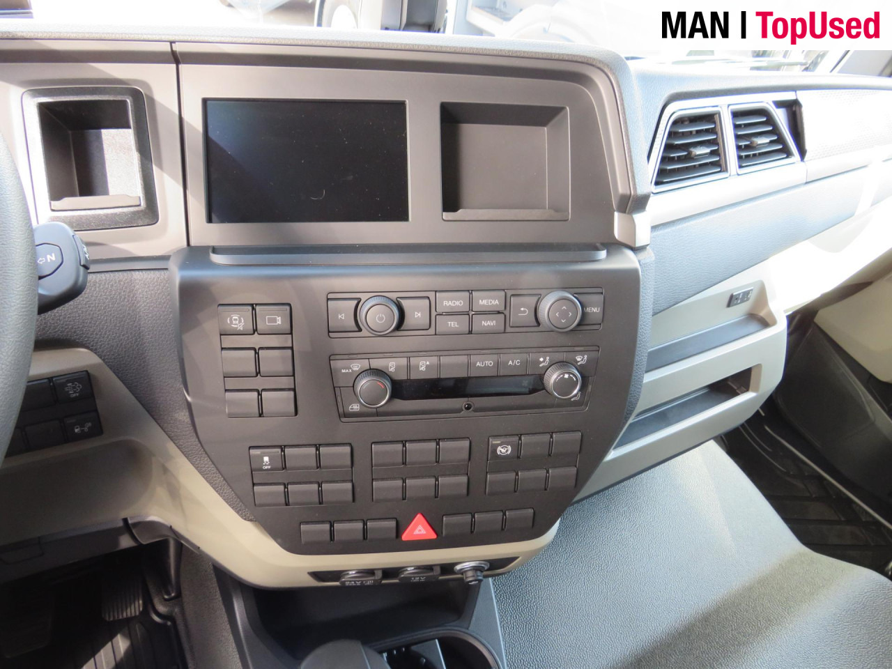 MAN TGL 12.220 4x2 BL CH JUNGE Koffer DHOLLANDIA LBW - شاحنة صندوقية: صورة 4 MAN TGL 12.220 4x2 BL CH JUNGE Koffer DHOLLANDIA LBW - شاحنة صندوقية: صورة 4