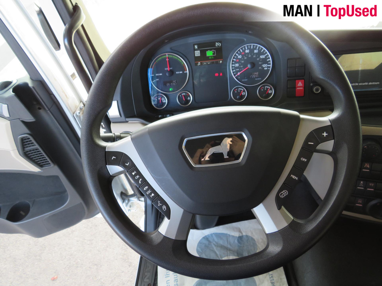 MAN eTGM 26.360 E 6X2-4 LL Kühlkoffer Klima Luftfeder - شاحنة ذات مبرد, شاحنة كهربائية: صورة 4 MAN eTGM 26.360 E 6X2-4 LL Kühlkoffer Klima Luftfeder - شاحنة ذات مبرد, شاحنة كهربائية: صورة 4