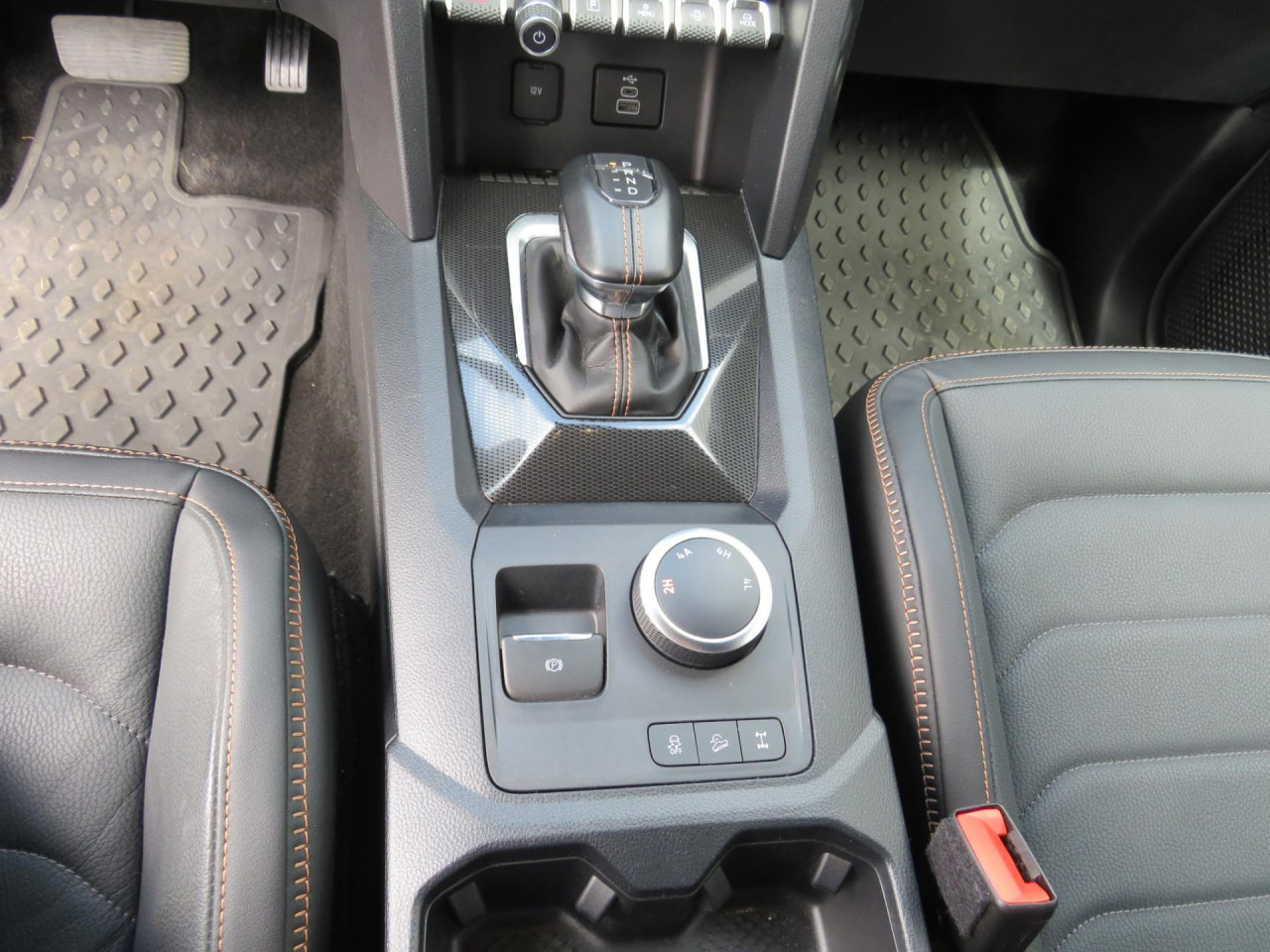 VOLKSWAGEN Amarok PanAmericana 3.0 TDI 177 kW Doka 4MOTION ZV - شاحنة البيك أب, الشاحنات الصغيرة كابينة مزدوجة: صورة 4 VOLKSWAGEN Amarok PanAmericana 3.0 TDI 177 kW Doka 4MOTION ZV - شاحنة البيك أب, الشاحنات الصغيرة كابينة مزدوجة: صورة 4