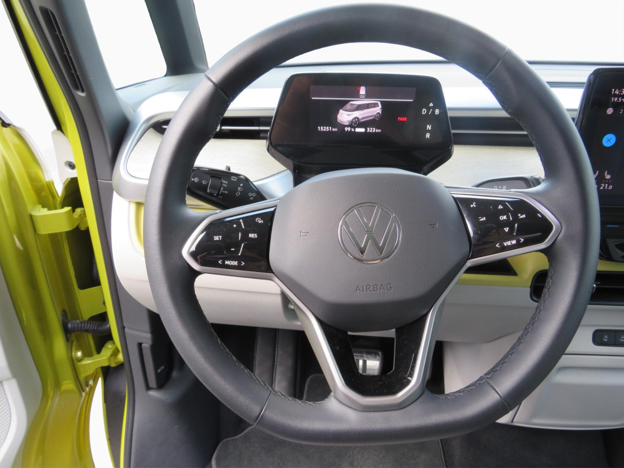 VOLKSWAGEN ID.Buzz Pro Design 150 kW Klima AHK Navi ZV - سيارة: صورة 2 VOLKSWAGEN ID.Buzz Pro Design 150 kW Klima AHK Navi ZV - سيارة: صورة 2