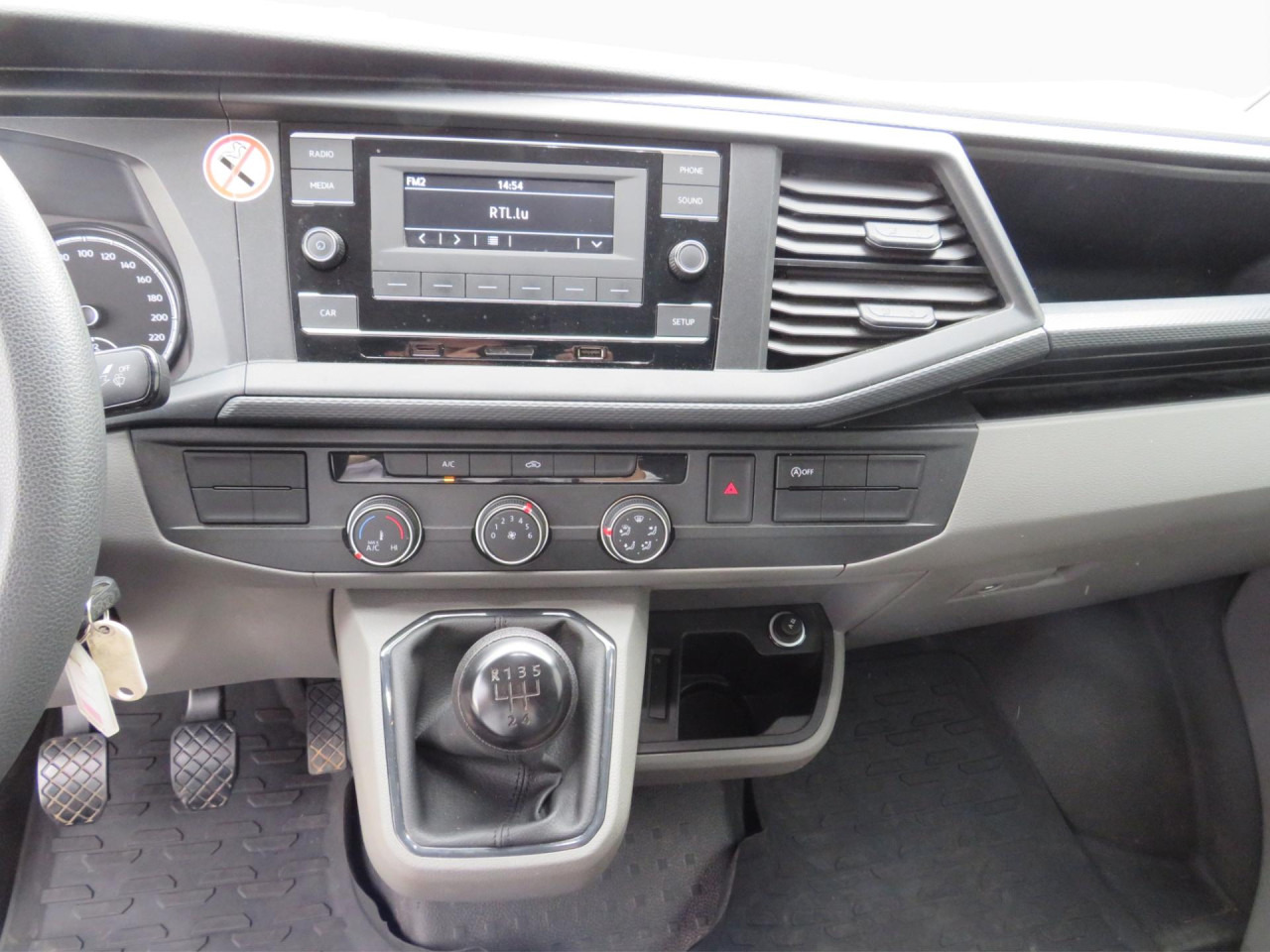 VOLKSWAGEN T6.1 Transporter 2.0 TDI Kasten Klima ZV - فان المدمجة: صورة 3 VOLKSWAGEN T6.1 Transporter 2.0 TDI Kasten Klima ZV - فان المدمجة: صورة 3