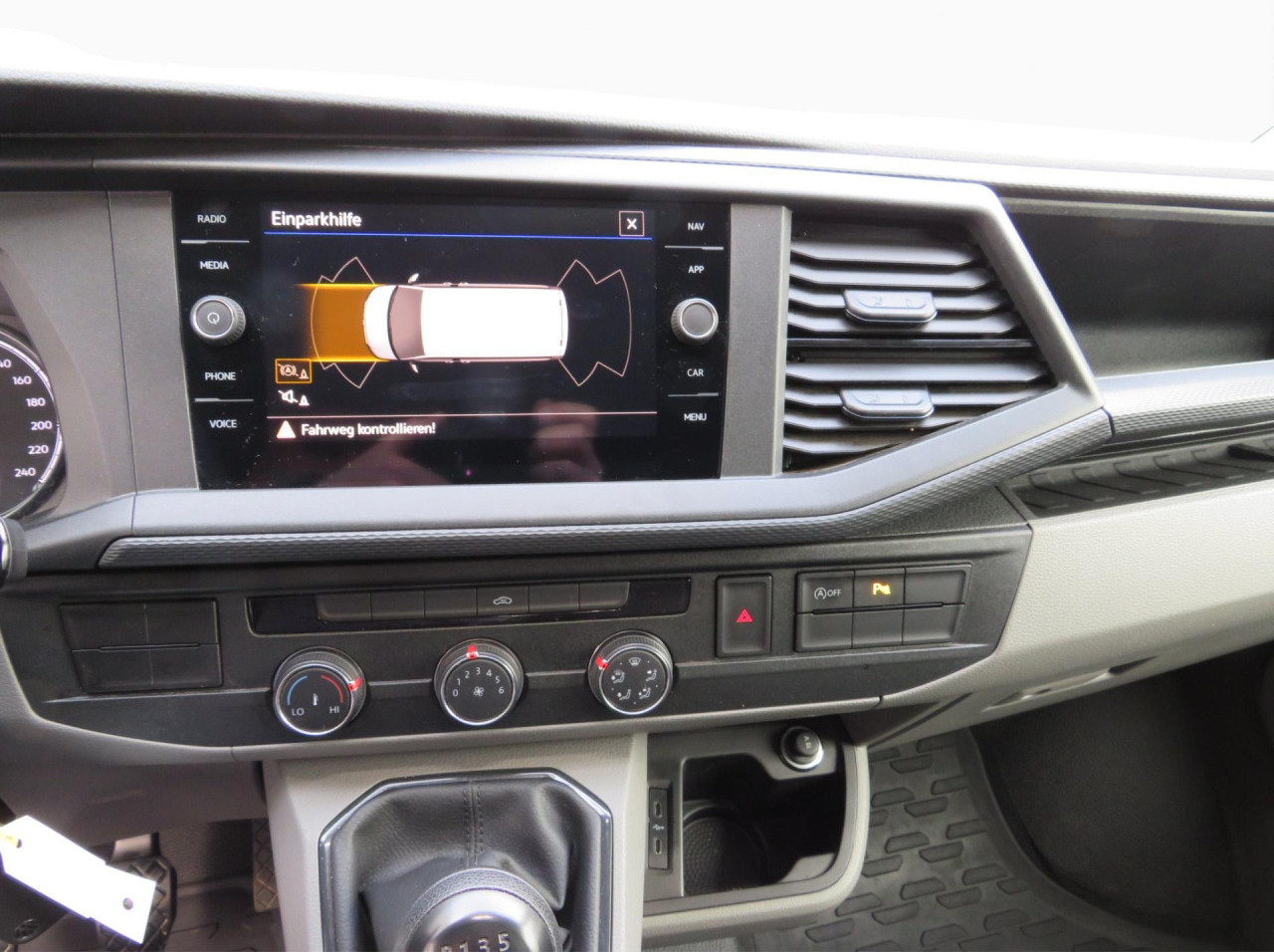 VOLKSWAGEN T6.1 Transporter Trendline 2.0 TDI Kasten Euro6 ZV - فان المدمجة: صورة 2 VOLKSWAGEN T6.1 Transporter Trendline 2.0 TDI Kasten Euro6 ZV - فان المدمجة: صورة 2