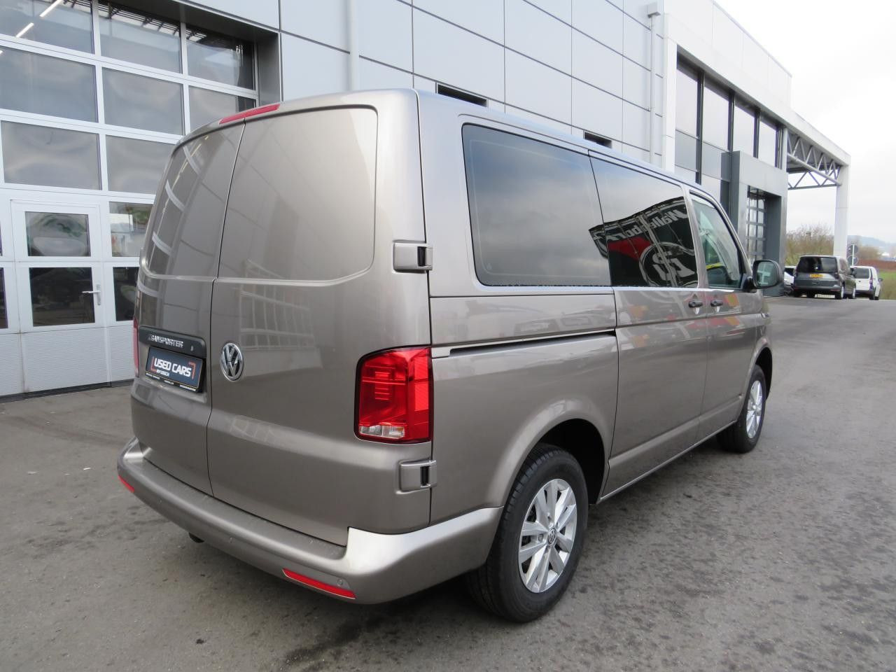 Volkswagen T6.1 Transporter 2.0 TDI Kasten Trendline Euro6 - فان المدمجة: صورة 5 Volkswagen T6.1 Transporter 2.0 TDI Kasten Trendline Euro6 - فان المدمجة: صورة 5