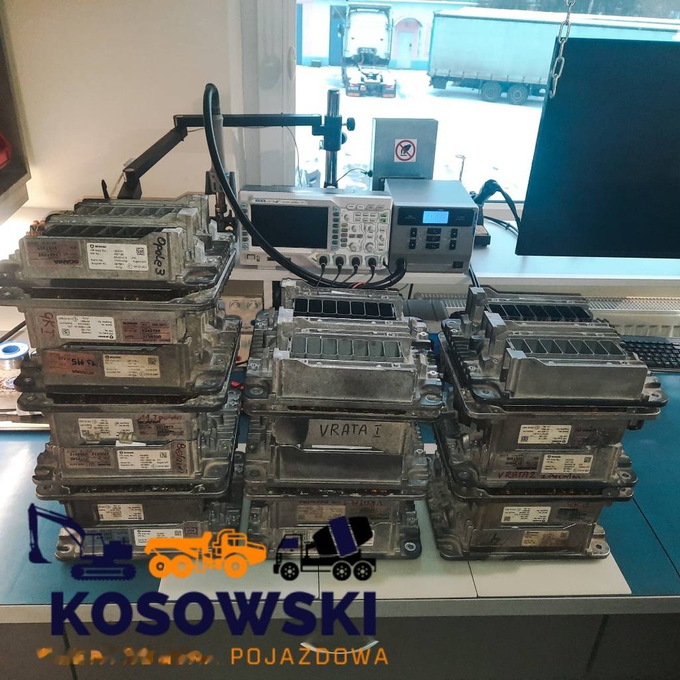 DOOSAN DX300 - وحدة إي سي يو - حفار زاحف: صورة 3 DOOSAN DX300 - وحدة إي سي يو - حفار زاحف: صورة 3