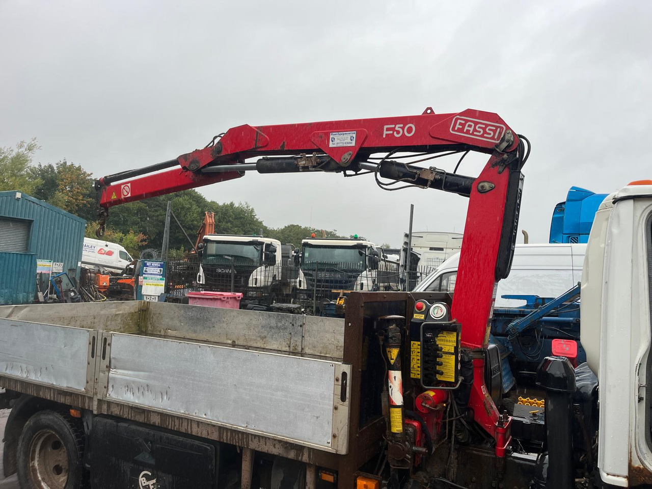 شاحنات مسطحة, شاحنة كرين Isuzu NQR 70: صورة 8 شاحنات مسطحة, شاحنة كرين Isuzu NQR 70: صورة 8