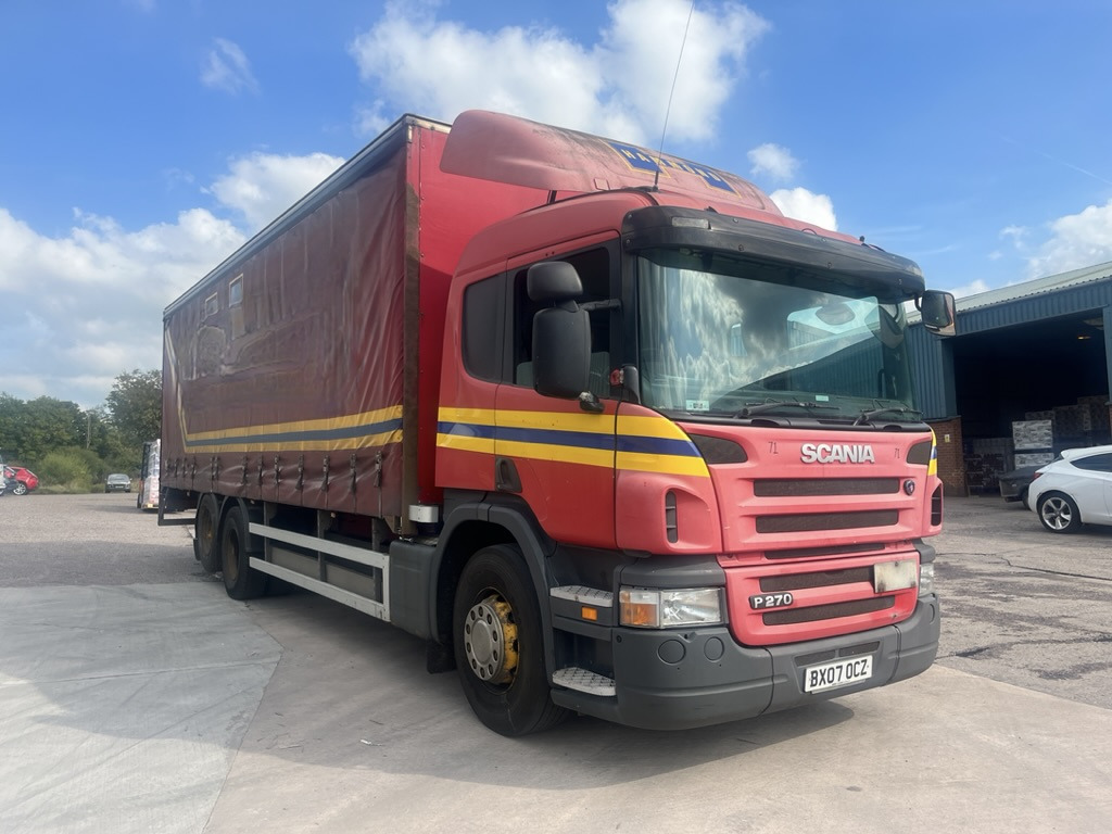 Scania P270 6x2 Curtain side. - شاحنة ذات ستائر جانبية: صورة 2 Scania P270 6x2 Curtain side. - شاحنة ذات ستائر جانبية: صورة 2