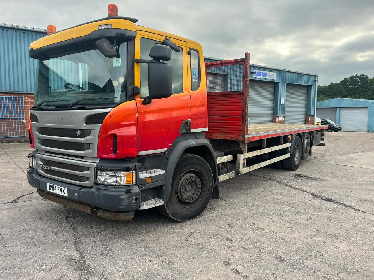 Scania P280 - شاحنات مسطحة: صورة 2 Scania P280 - شاحنات مسطحة: صورة 2