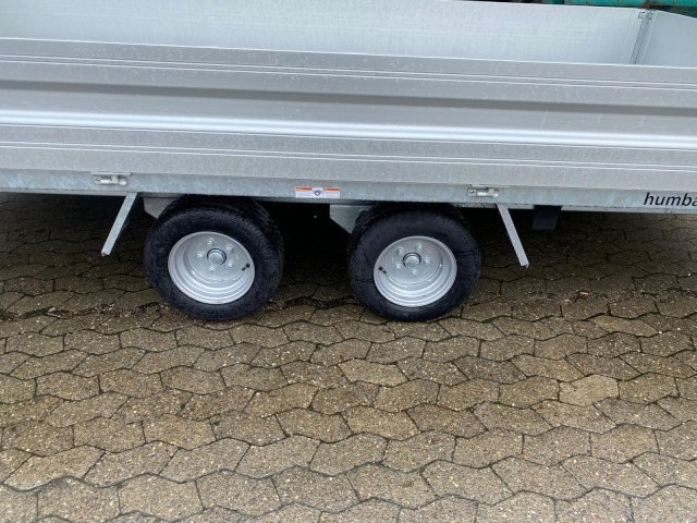 تريلا نقل سيارات للبيع Humbaur Autotransportanhänger Universal 3500, 4000 x 2030 x 350 mm, 3,5 to.: صورة 7 تريلا نقل سيارات للبيع Humbaur Autotransportanhänger Universal 3500, 4000 x 2030 x 350 mm, 3,5 to.: صورة 7