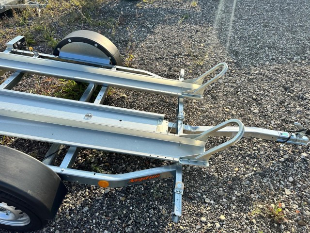 Neptun Motorradanhänger GN064, N6-220 pm2, 100 km/h 0,75 t. 2250 x 1300 x 31 mm - مقطورة دراجة نارية: صورة 2 Neptun Motorradanhänger GN064, N6-220 pm2, 100 km/h 0,75 t. 2250 x 1300 x 31 mm - مقطورة دراجة نارية: صورة 2