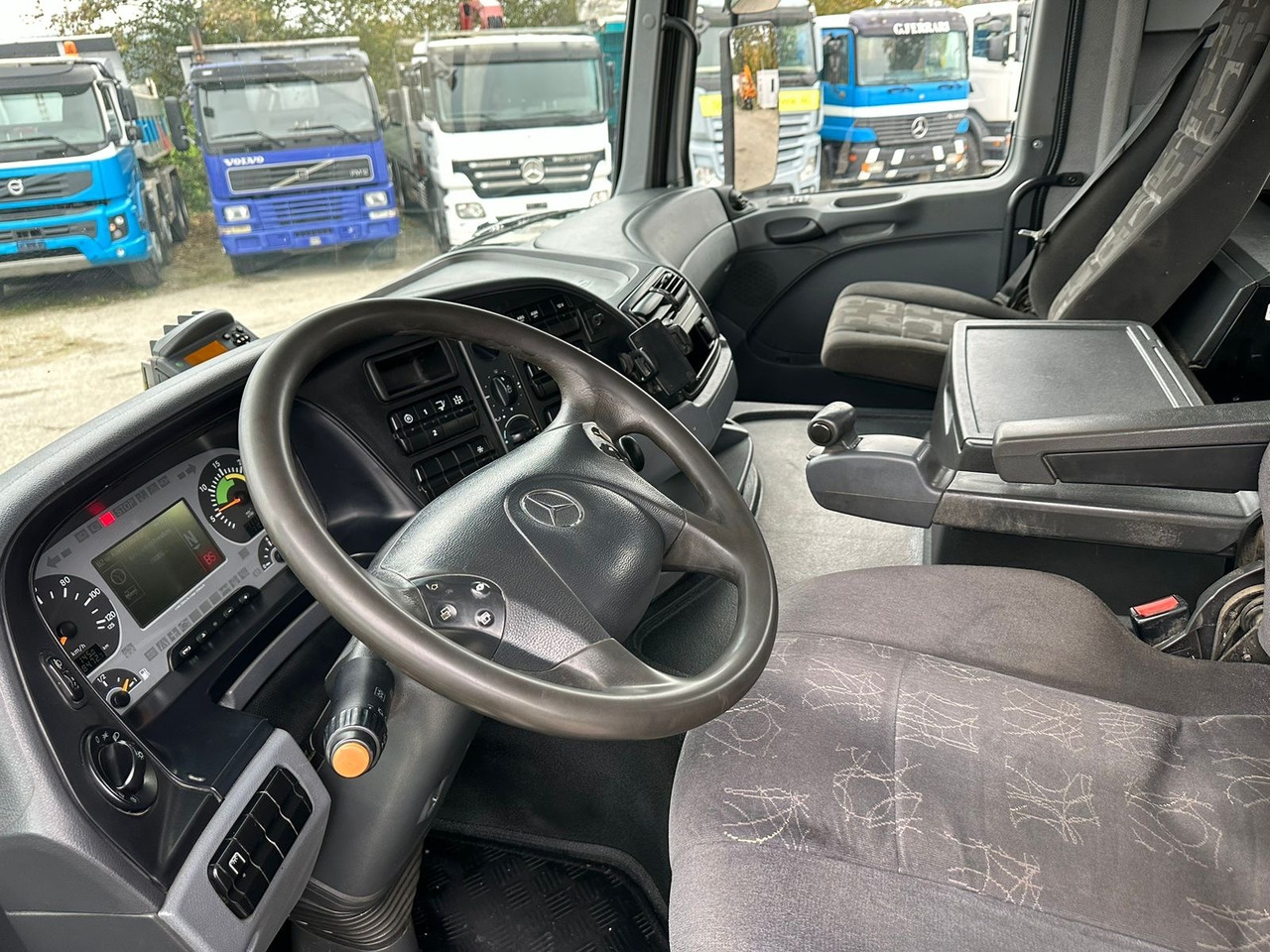 MERCEDES-BENZ Actros 3246 8x4 Kipper - شاحنة قلاب: صورة 4 MERCEDES-BENZ Actros 3246 8x4 Kipper - شاحنة قلاب: صورة 4