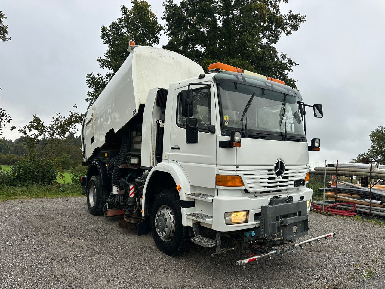 MERCEDES-BENZ Atego 1823 4x4 Faun 7m3 - سياره كنس شوارع: صورة 2 MERCEDES-BENZ Atego 1823 4x4 Faun 7m3 - سياره كنس شوارع: صورة 2