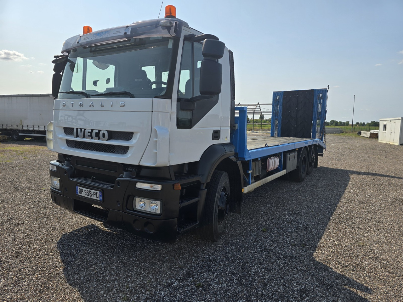 IVECO 260S33 - شاحنة نقل سيارات شاحنة: صورة 1 IVECO 260S33 - شاحنة نقل سيارات شاحنة: صورة 1