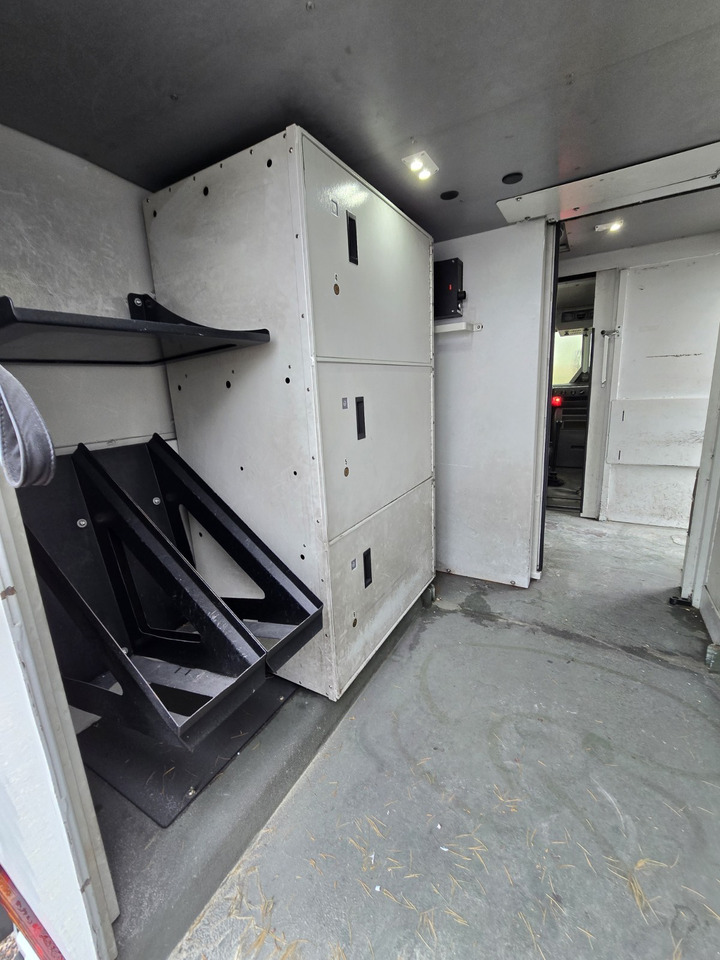 تأجير Mercedes Vario 816 Mercedes Vario 816: صورة 10