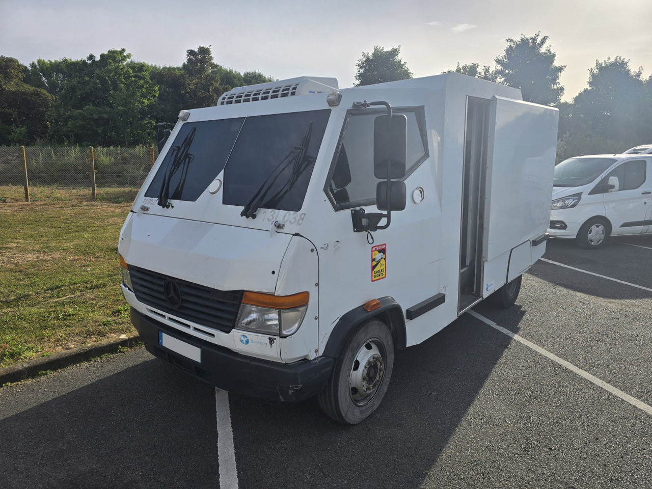 Mercedes Vario 816 - عربة مجمعة: صورة 2 Mercedes Vario 816 - عربة مجمعة: صورة 2