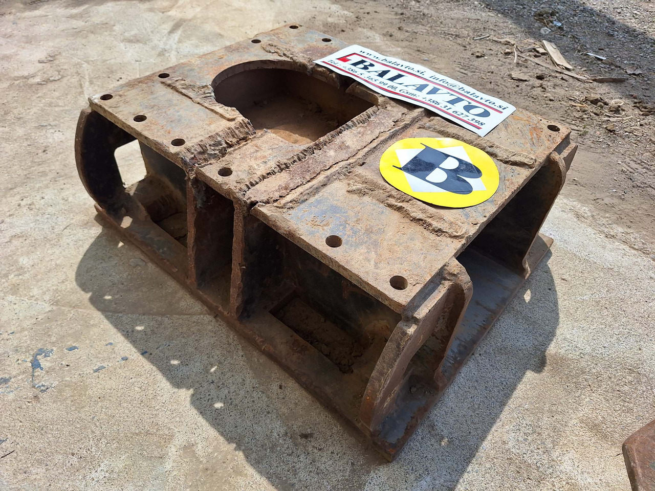 Balavto attachment plate B1 - قارنة التوصيل السريعة - آلات الإنشاء: صورة 1 Balavto attachment plate B1 - قارنة التوصيل السريعة - آلات الإنشاء: صورة 1