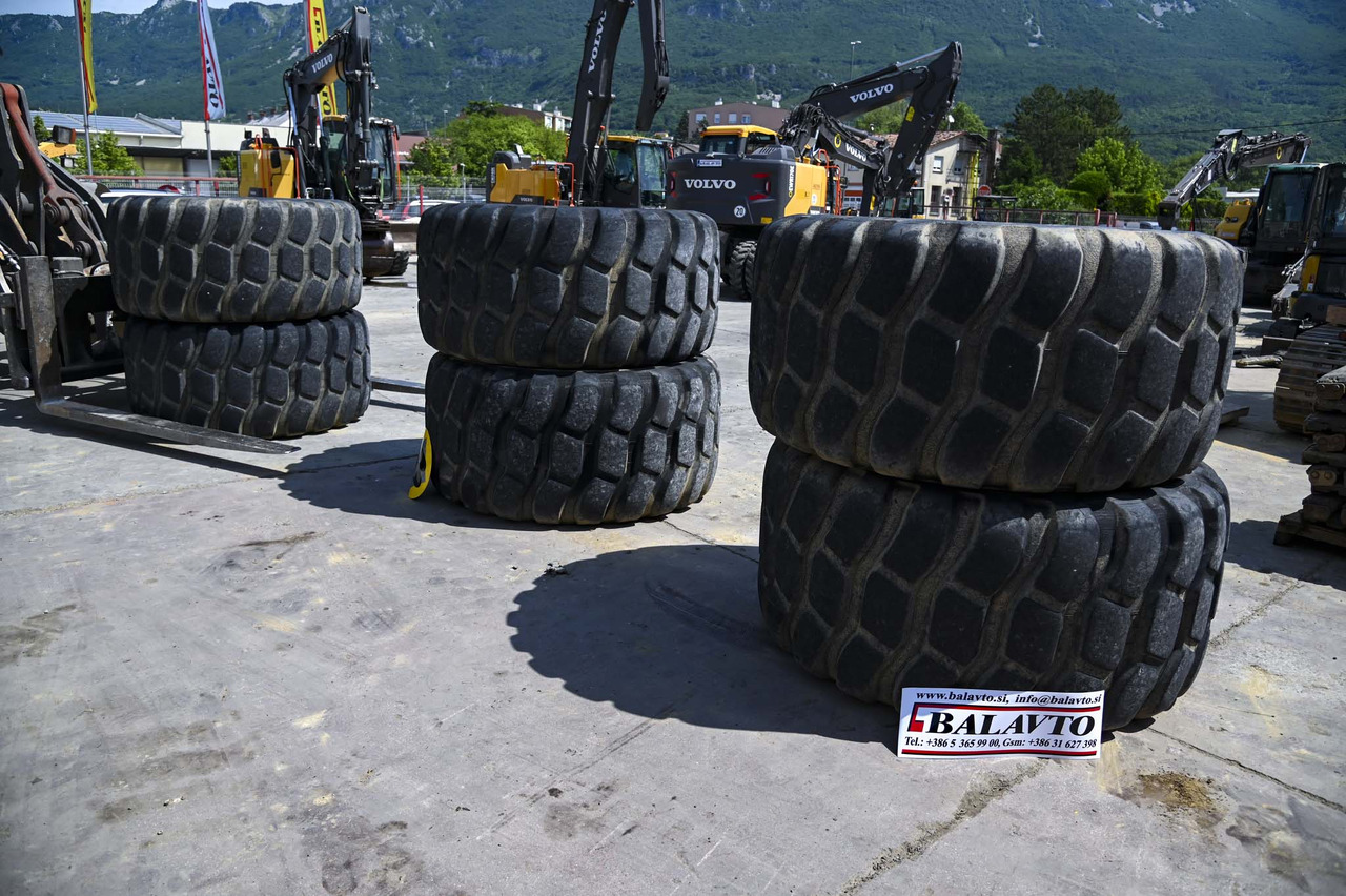 Bridgestone tires 30/65R25 with rims - عجلات - شاحنة قلاب التعدين: صورة 3 Bridgestone tires 30/65R25 with rims - عجلات - شاحنة قلاب التعدين: صورة 3