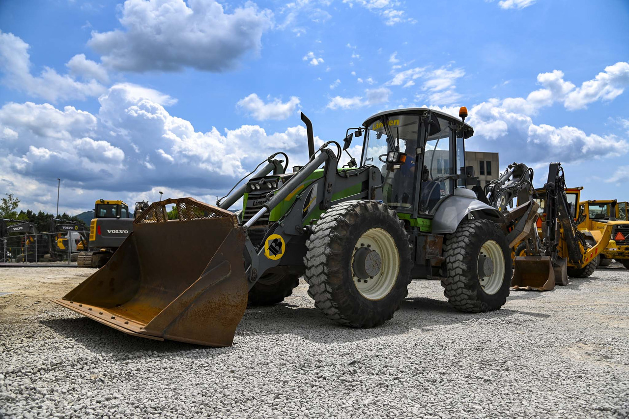 Lännen 8600E - لودر ذو محراث خلفي/ باكهو: صورة 1 Lännen 8600E - لودر ذو محراث خلفي/ باكهو: صورة 1