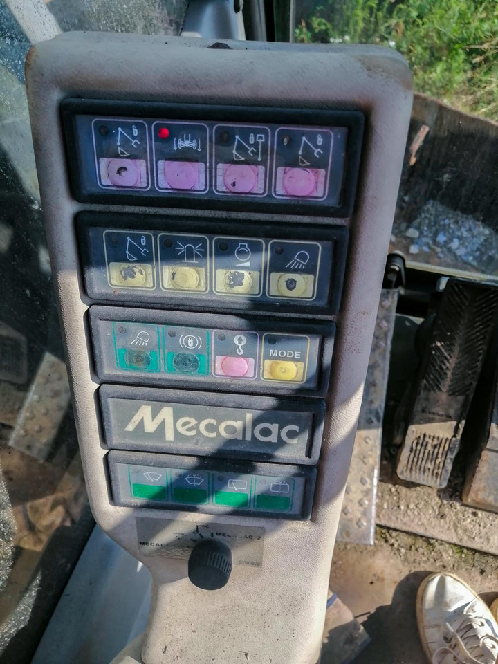 MECALAC 14 MXT - حفار ذو عجلات: صورة 4 MECALAC 14 MXT - حفار ذو عجلات: صورة 4