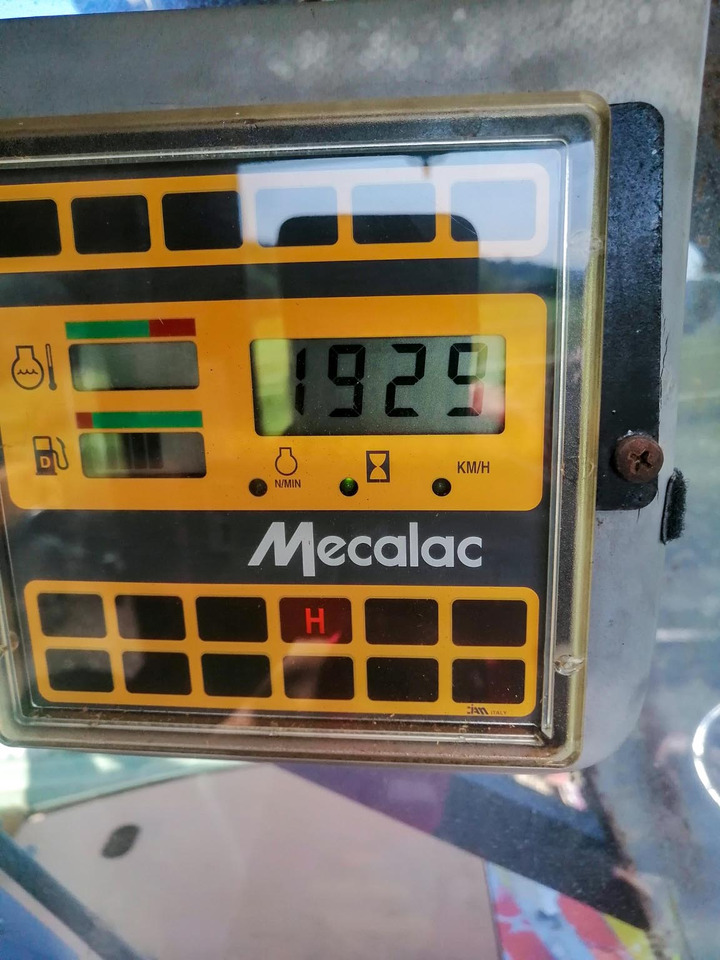 MECALAC 14 MXT - حفار ذو عجلات: صورة 5 MECALAC 14 MXT - حفار ذو عجلات: صورة 5