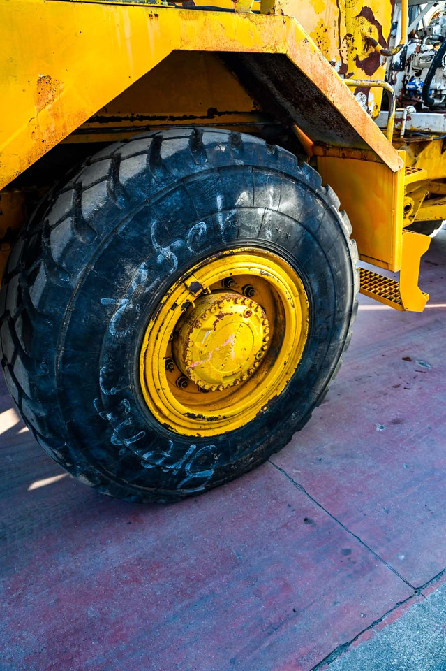 شاحنة خلاطة خرسانة VOLVO A25C 6X6: صورة 21 شاحنة خلاطة خرسانة VOLVO A25C 6X6: صورة 21