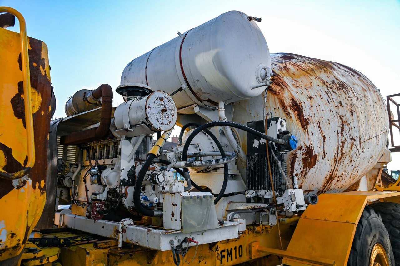 شاحنة خلاطة خرسانة VOLVO A25C 6X6: صورة 30 شاحنة خلاطة خرسانة VOLVO A25C 6X6: صورة 30