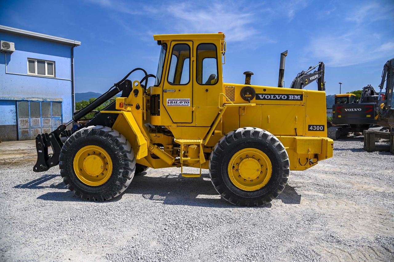 VOLVO BM4300 - اللودر بعجل: صورة 4 VOLVO BM4300 - اللودر بعجل: صورة 4