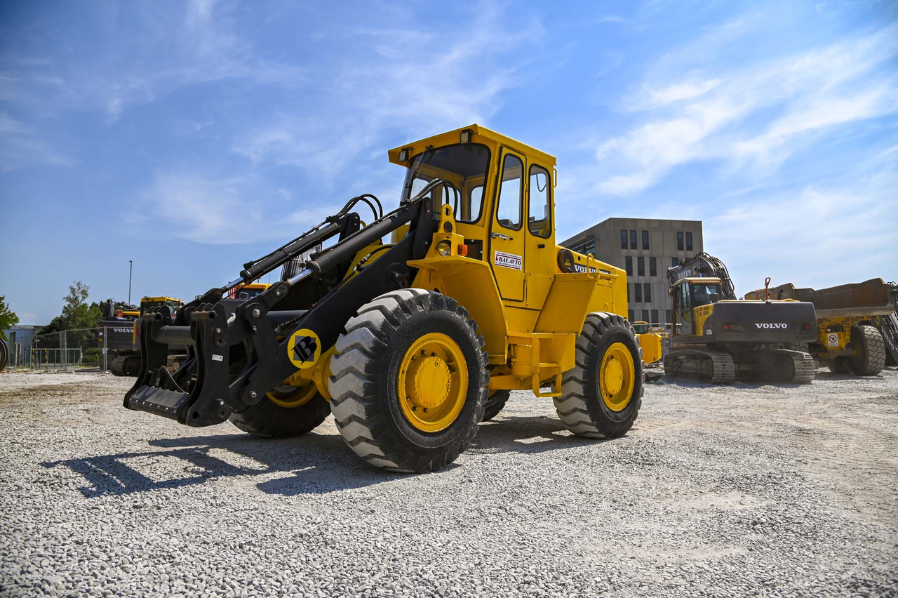 VOLVO BM4300 - اللودر بعجل: صورة 1 VOLVO BM4300 - اللودر بعجل: صورة 1
