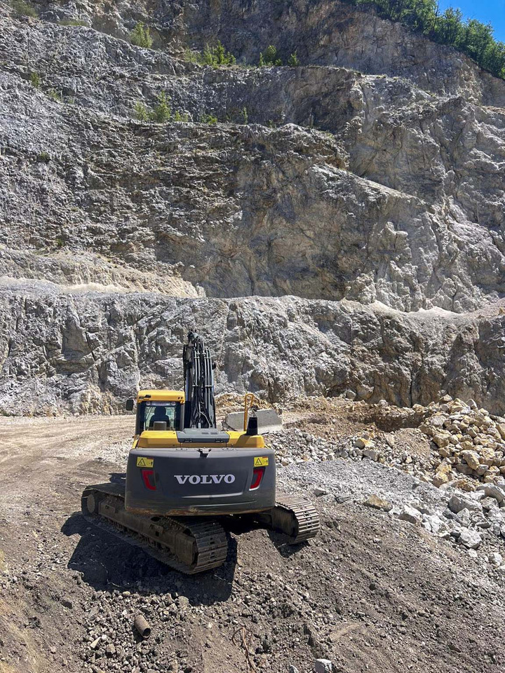 VOLVO EC220D - حفار زاحف: صورة 3 VOLVO EC220D - حفار زاحف: صورة 3