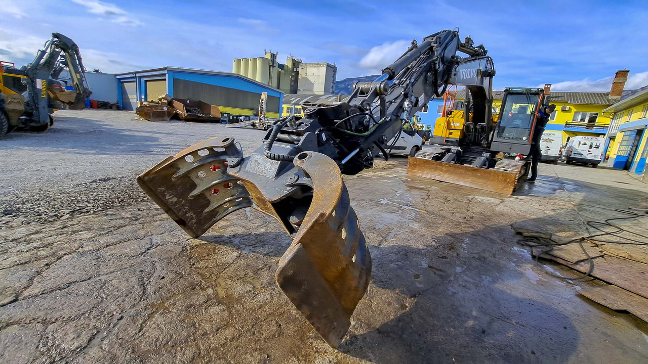 VOLVO ECR235EL - حفار زاحف: صورة 2 VOLVO ECR235EL - حفار زاحف: صورة 2