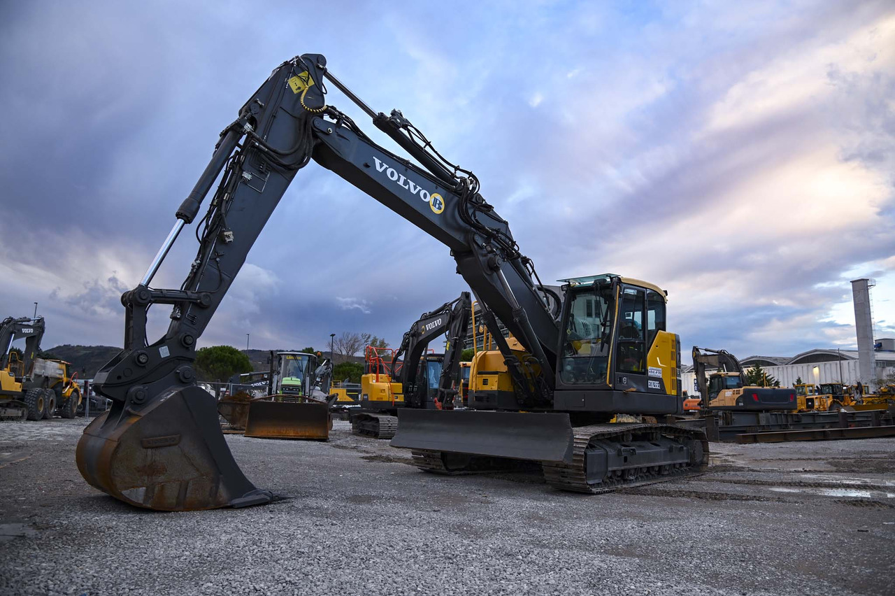 VOLVO ECR235EL - حفار زاحف: صورة 1 VOLVO ECR235EL - حفار زاحف: صورة 1