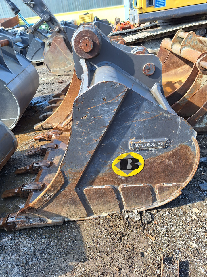 VOLVO digging bucket 1100 mm - بكت حفار: صورة 1 VOLVO digging bucket 1100 mm - بكت حفار: صورة 1