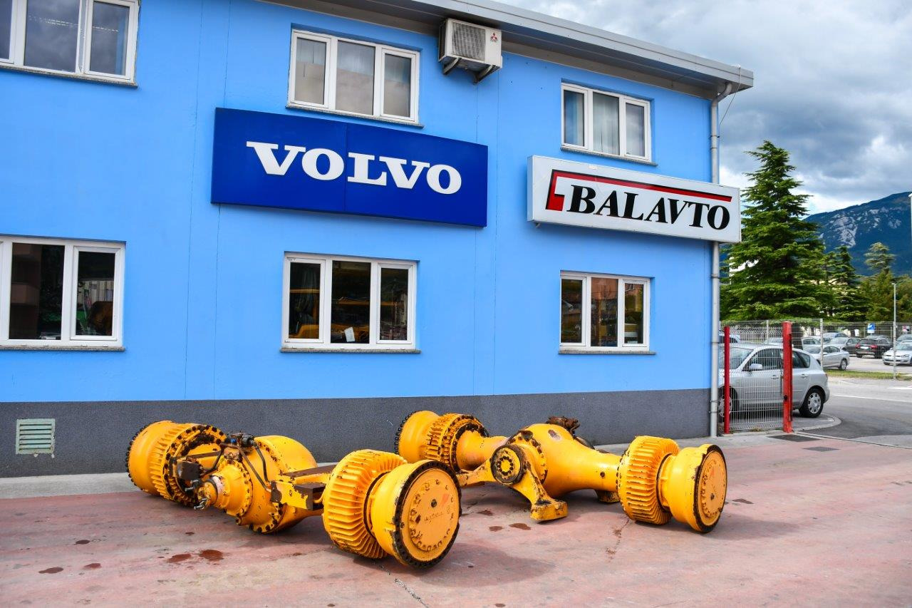 Volvo L350F - المحور و قطع الغيار - اللودر بعجل: صورة 3 Volvo L350F - المحور و قطع الغيار - اللودر بعجل: صورة 3