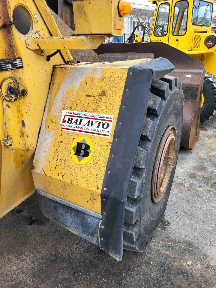 Volvo front fenders - رفرف - اللودر: صورة 2 Volvo front fenders - رفرف - اللودر: صورة 2